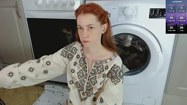 Snapshot of Amina_Barbarian chatting on 10.17.25 Amina Barbarian online show from 10.17.25