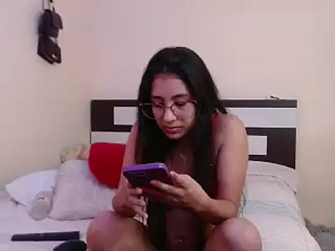 Snapshot of chika_hellar chatting on 01.30.25 chika hellar online show from 01.30.25