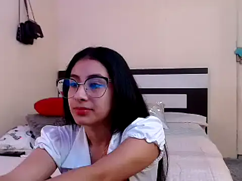 Snapshot of chika_hellar chatting on 02.18.25 chika hellar online show from 02.18.25