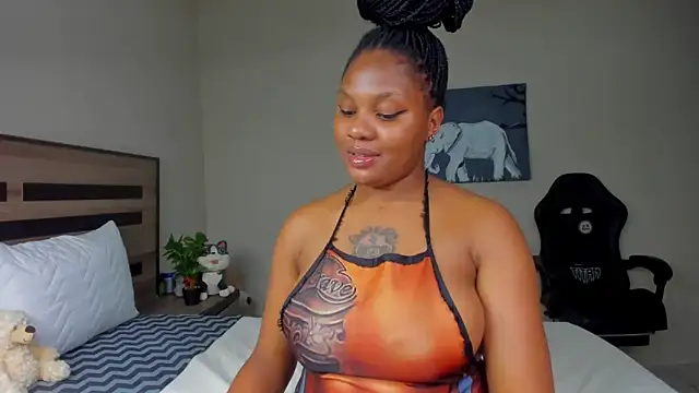 Snapshot of Renee-18 chatting on 11.30.25 Renee-18 online show from 11.30.25