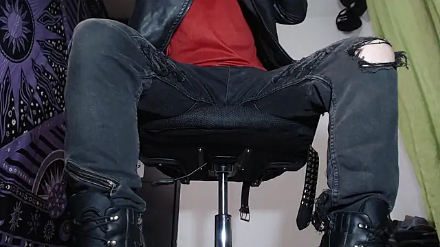 Dicaprioo  online show from 12.18.24