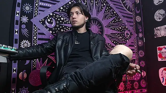 Dicaprioo  online show from 02.12.25