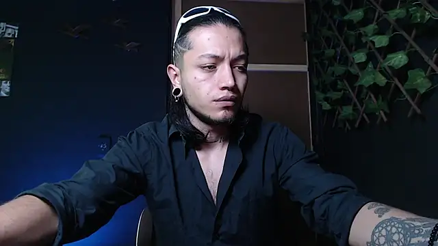 Dicaprioo  online show from 10.25.25