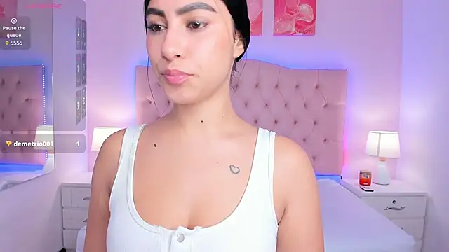 Snapshot of Emily_roux chatting on 03.15.25 Emily roux online show from 03.15.25