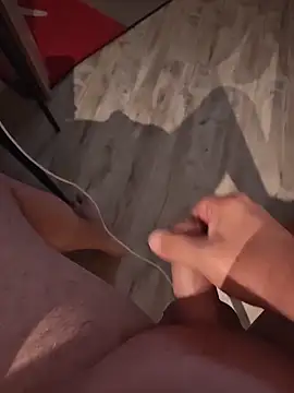 Szeltolo001 online show from 10.06.25