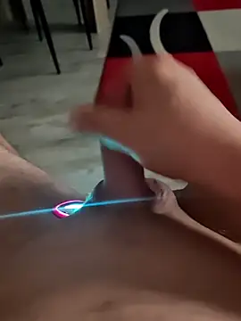 Szeltolo001 online show from 03.03.26