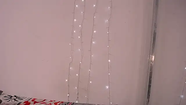 Mia  reys online show from 12.29.24