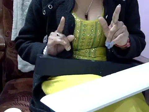 momo lov online show from 12.24.24