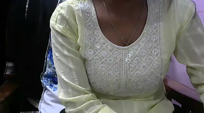 momo lov online show from 02.12.25