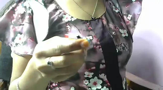 momo lov online show from 02.13.25