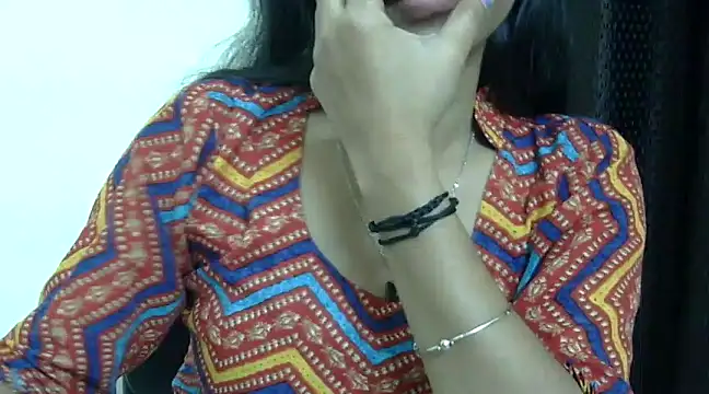 momo lov online show from 03.06.25