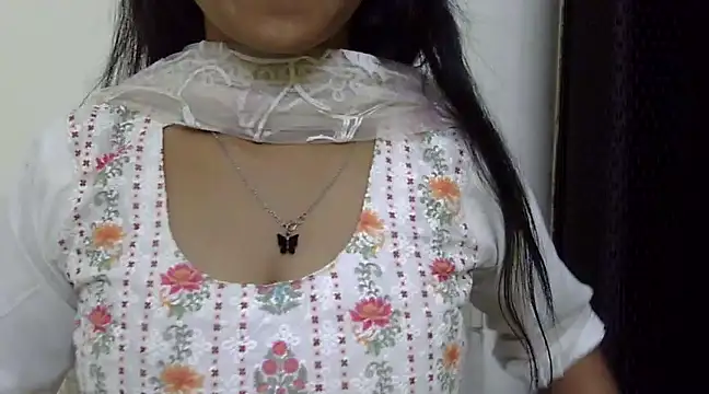 momo lov online show from 03.07.25