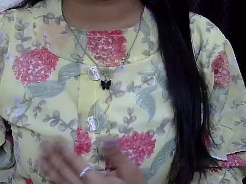 momo lov online show from 03.08.25