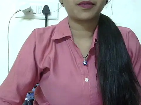 momo lov online show from 10.16.25