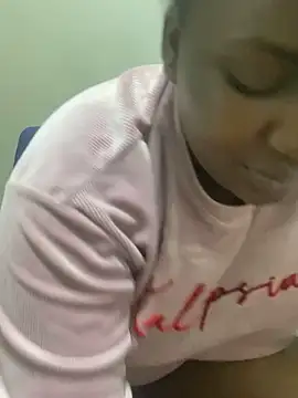 sweet18creamybigpussy online show from 11.04.25