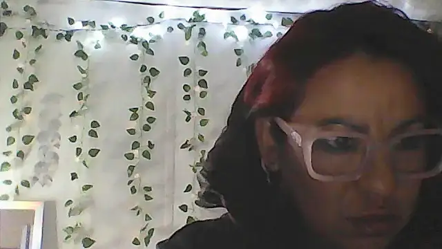 Snapshot of Erotic_nayma chatting on 01.28.25 Erotic nayma online show from 01.28.25