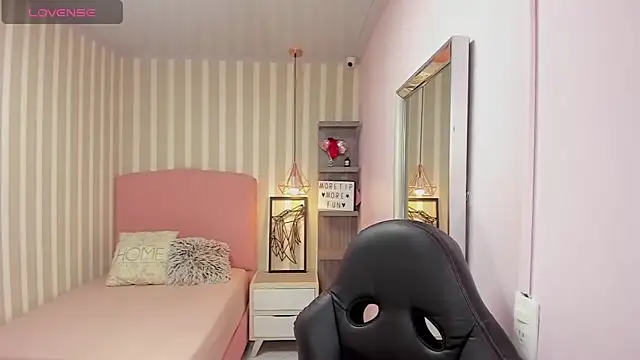 delilaquinn online show from 12.01.25