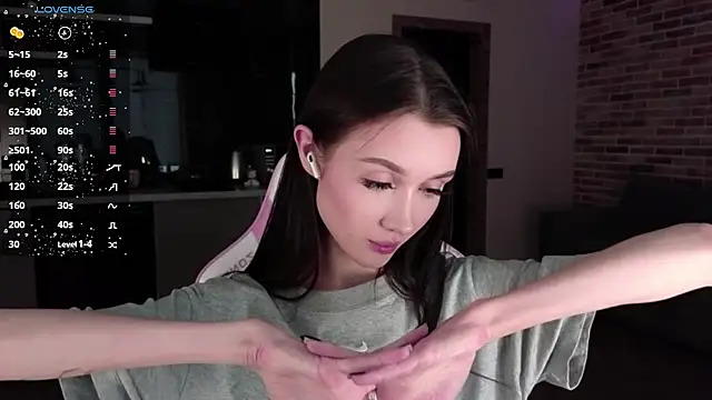 Snapshot of sweetiebones chatting on 12.29.24 sweetiebones online show from 12.29.24