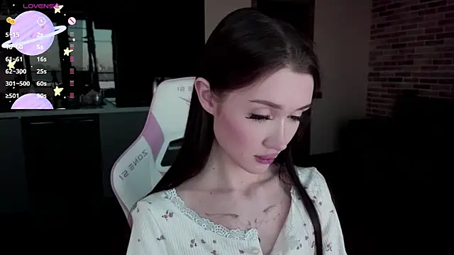 Snapshot of sweetiebones chatting on 02.07.25 sweetiebones online show from 02.07.25