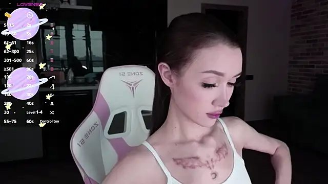 Snapshot of sweetiebones chatting on 02.12.25 sweetiebones online show from 02.12.25