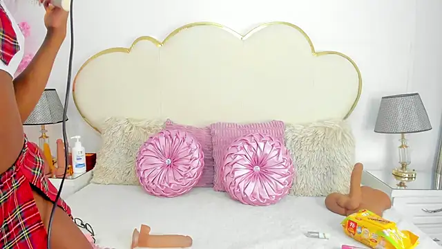 CahitlinBell online show from 09.30.25