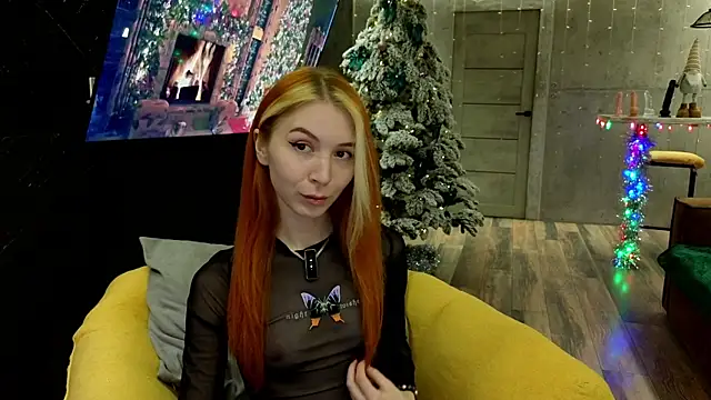 Snapshot of izi-fox chatting on 12.06.24 izi-fox online show from 12.06.24