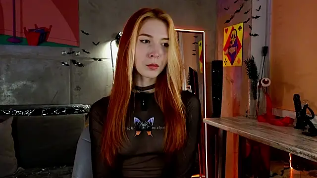 Snapshot of izi-fox chatting on 01.24.25 izi-fox online show from 01.24.25