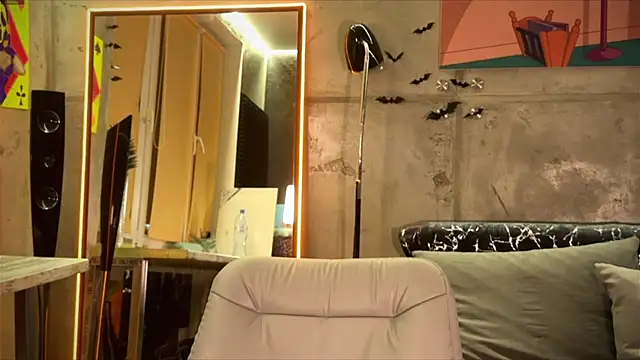 Snapshot of izi-fox chatting on 02.07.25 izi-fox online show from 02.07.25