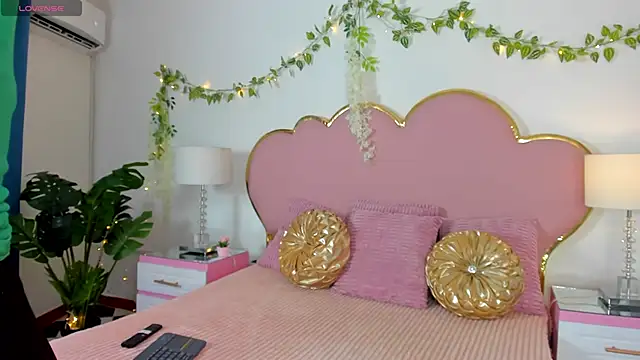 EmmaCrush online show from 09.13.25