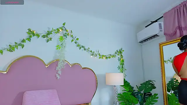 EmmaCrush online show from 10.17.25