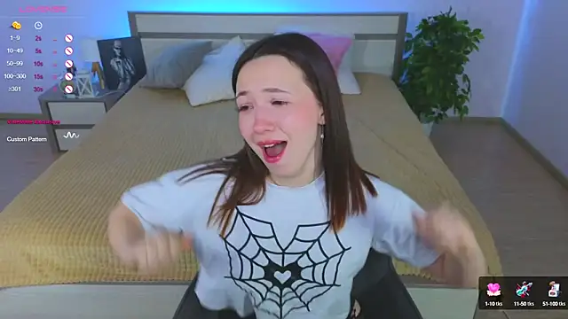 Hayle Hill online show from 01.15.25