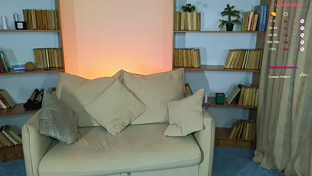 Hayle Hill online show from 03.15.25