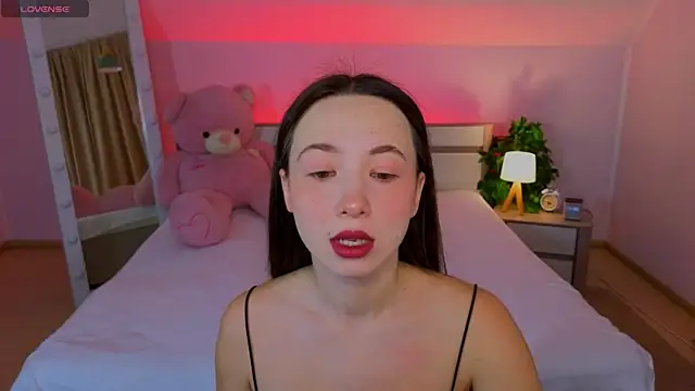 Hayle Hill online show from 11.17.25