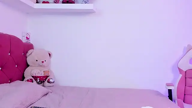 LucianaTomson online show from 02.15.25