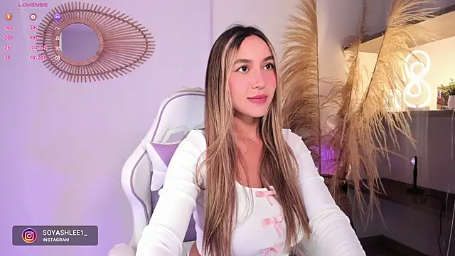 Snapshot of ashley2004_x chatting on 09.25.25 ashley2004 x online show from 09.25.25