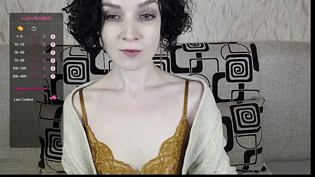 Snapshot of TinaWince chatting on 02.12.25 TinaWince online show from 02.12.25
