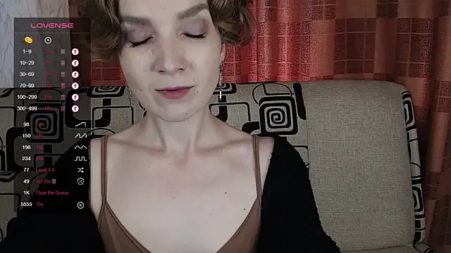 Snapshot of TinaWince chatting on 06.19.26 TinaWince online show from 06.19.26