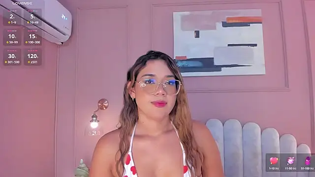 Snapshot of mara_brooks chatting on 03.20.25 mara brooks online show from 03.20.25