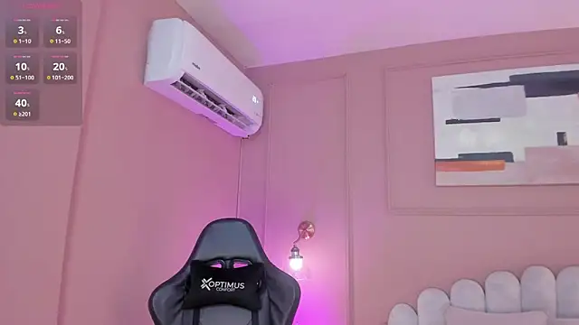 Snapshot of mara_brooks chatting on 10.12.25 mara brooks online show from 10.12.25