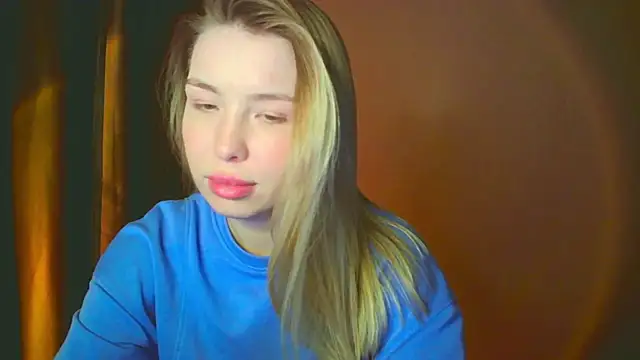 mia raspberrie online show from 12.10.24