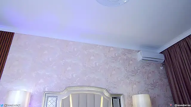 Issadorra online show from 03.19.25