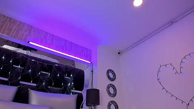 Charlotte Myers online show from 02.26.25