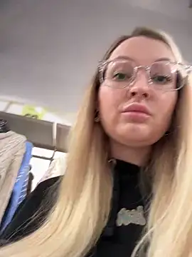 Teya moon  online show from 01.21.25