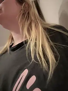 Teya moon  online show from 03.19.25