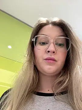 Teya moon  online show from 02.04.26