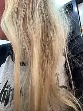 Teya moon  online show from 03.17.26