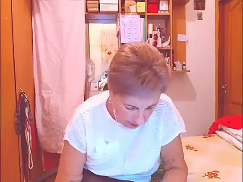 Snapshot of Victoria5643 chatting on 09.15.25 Victoria5643 online show from 09.15.25
