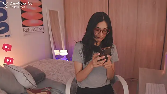 Snapshot of DanyNova_Co chatting on 06.16.26 DanyNova Co online show from 06.16.26