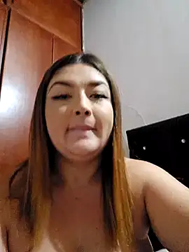 Snapshot of Sofia_Queen17 chatting on 01.08.25 Sofia Queen17 online show from 01.08.25