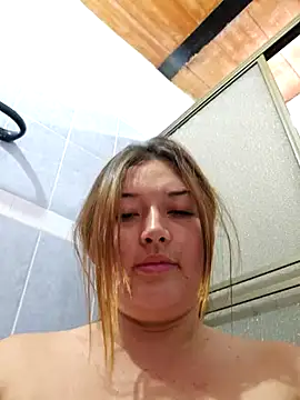 Snapshot of Sofia_Queen17 chatting on 02.09.25 Sofia Queen17 online show from 02.09.25